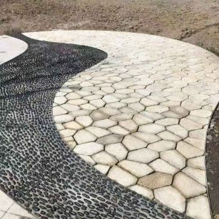 新乡 黄金麻冰裂纹地铺石工地铺装案例