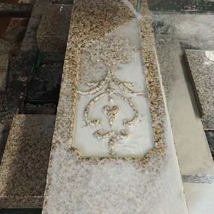 新乡 黄金麻花岗岩异形加工雕刻栏杆大柱