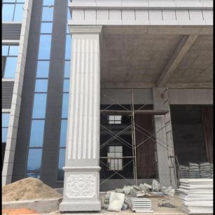 新乡 芝麻白光面花岗岩门楼大柱（罗马柱）配雕花底座