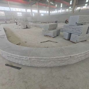 新乡 芝麻白异形坐凳，自然面光面弧形加工