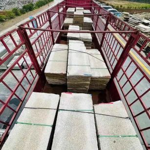 新乡 黄金麻花岗岩荔枝面，光面毛板装车完成