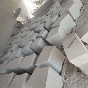 新乡 白麻花岗岩异形坐凳