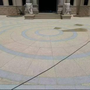 新乡 黄金麻芝麻灰花岗岩石材地铺拼接效果