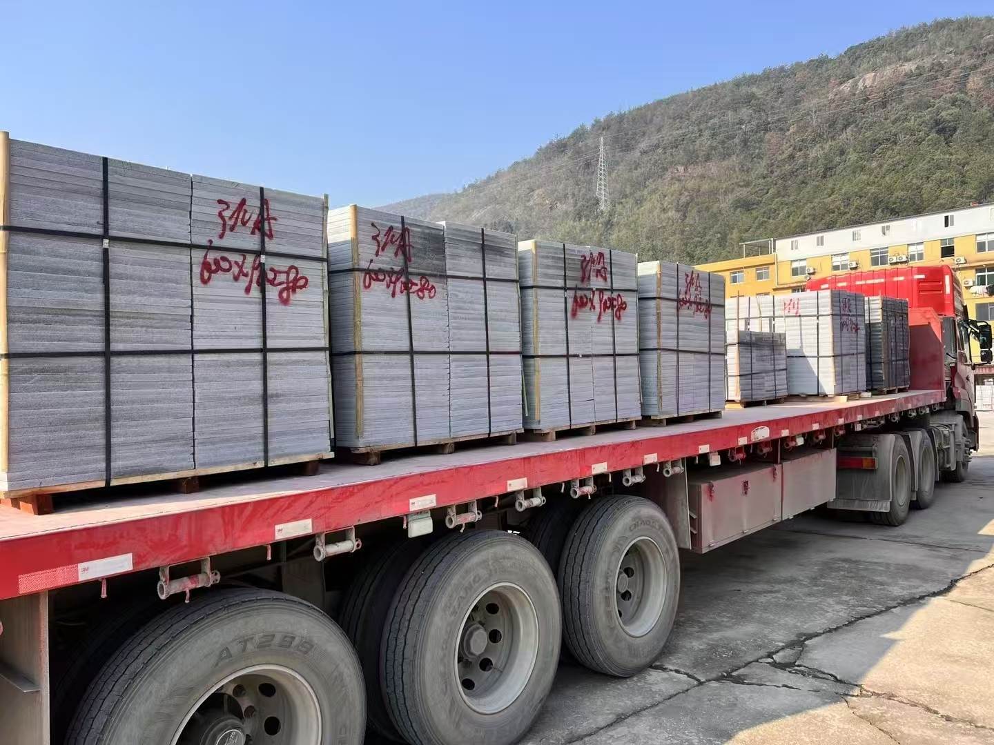 新乡 芝麻灰地铺石出货日常