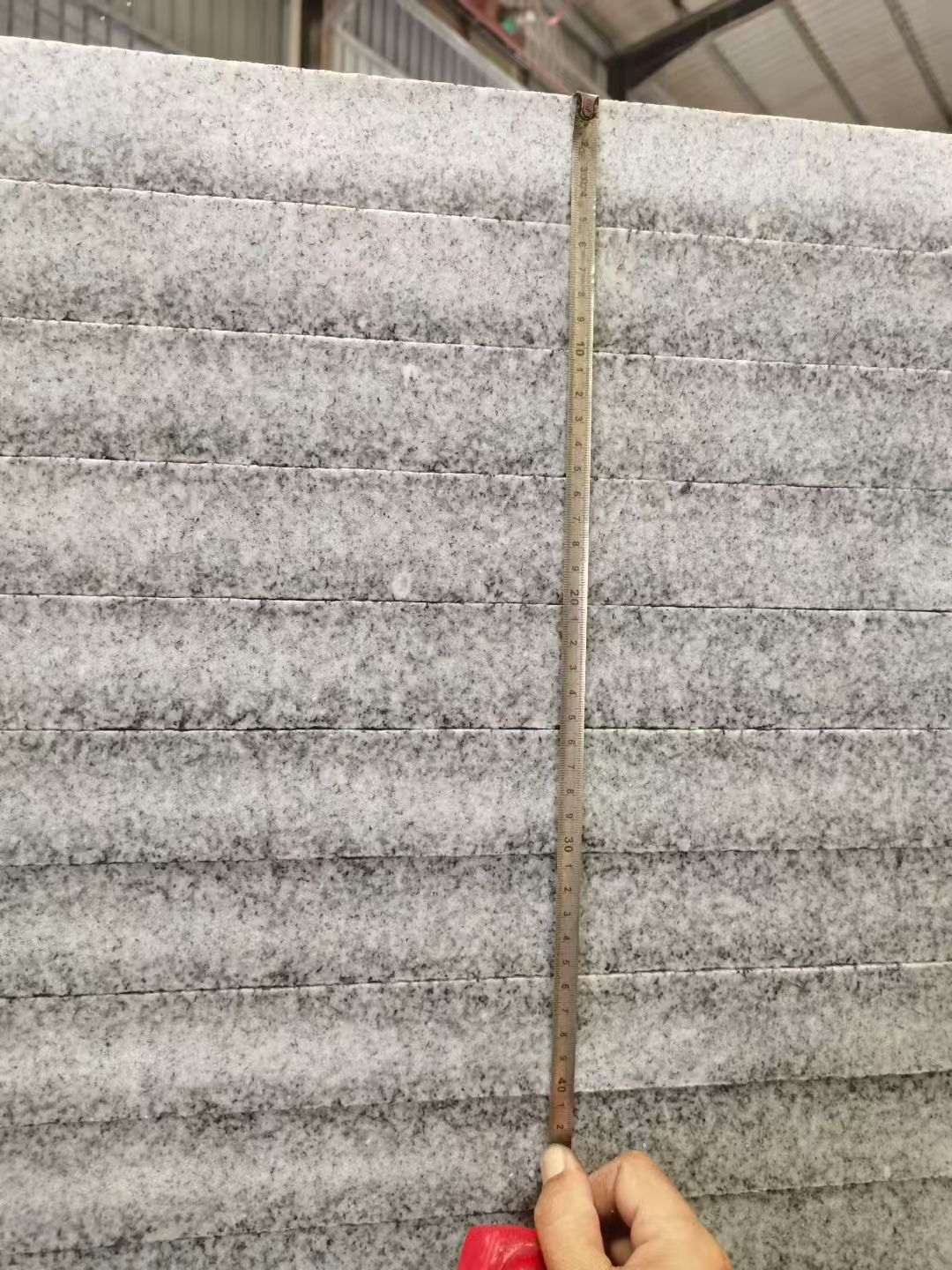 新乡 芝麻白火烧成品厚薄均匀，B料价格接近A料质量