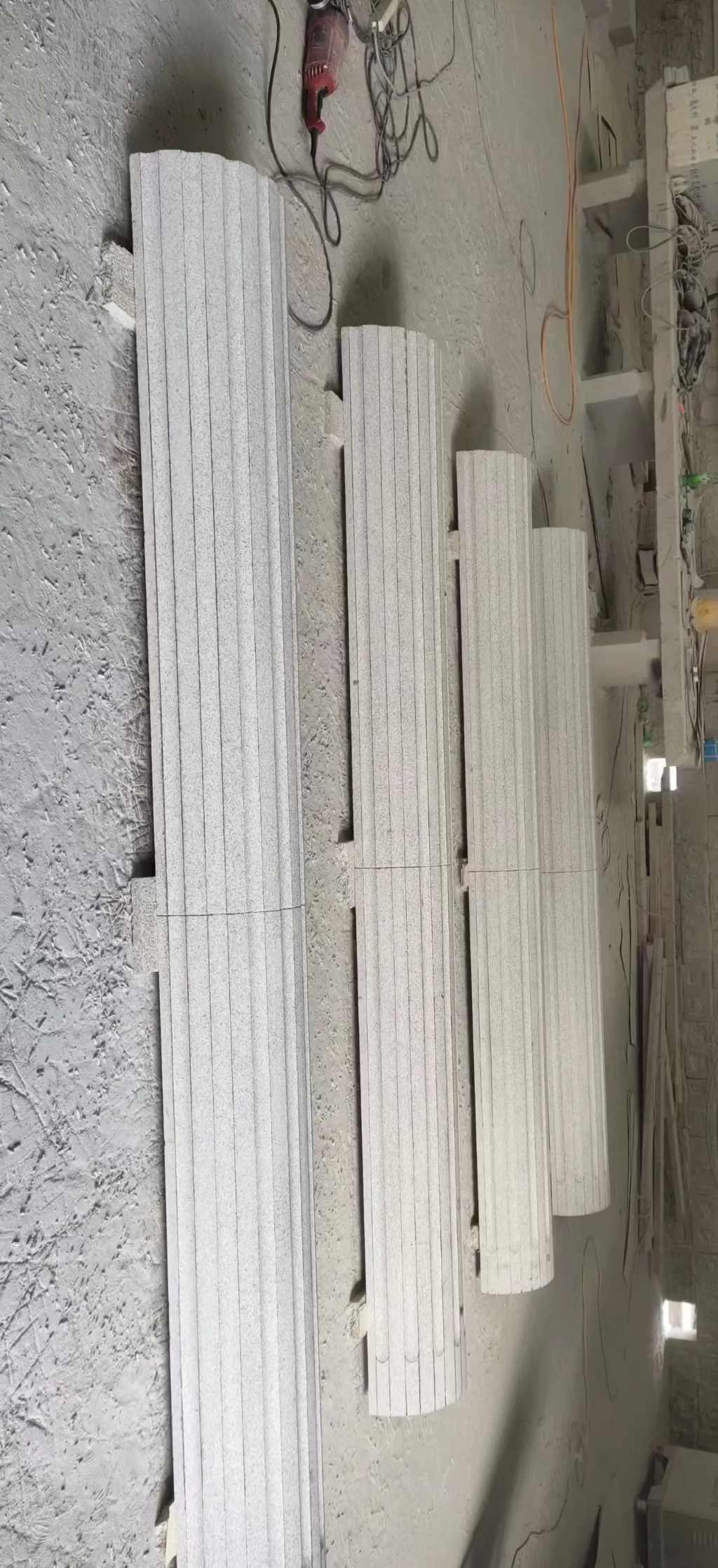 新乡 花岗岩厂家带你看白麻花岗岩门楼大柱柱皮