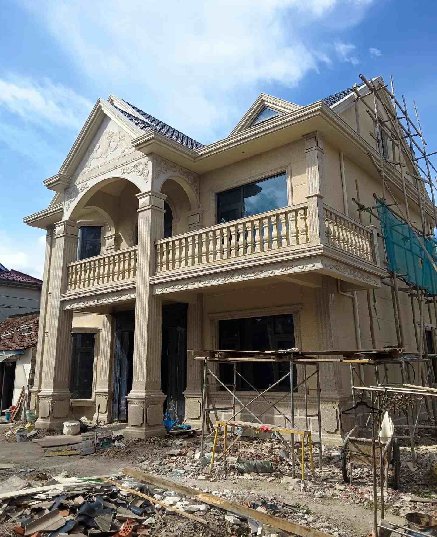 新乡 黄金麻花岗岩石材私人别墅雕花门楼柱阳台栏杆