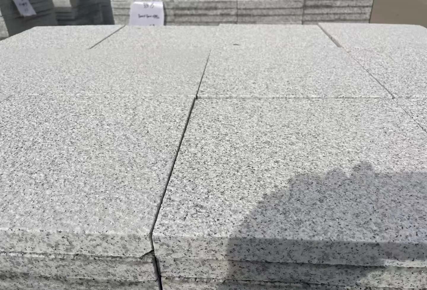 新乡 白麻花岗岩石材推荐 荔枝面地铺石