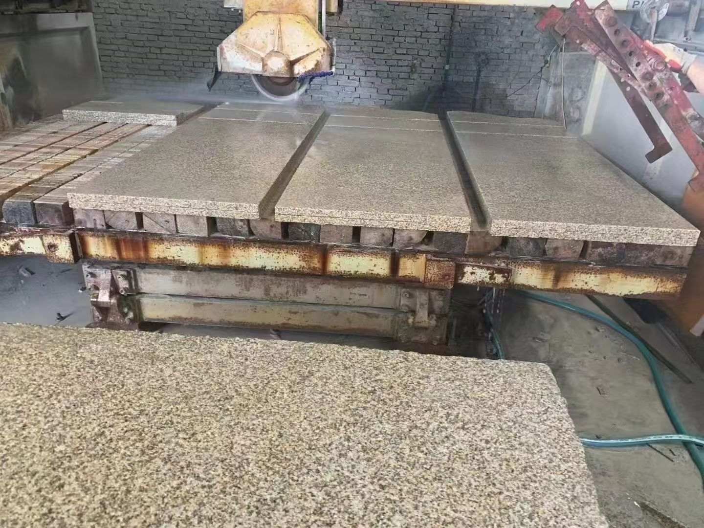 新乡 黄金麻荔枝面成品板加工