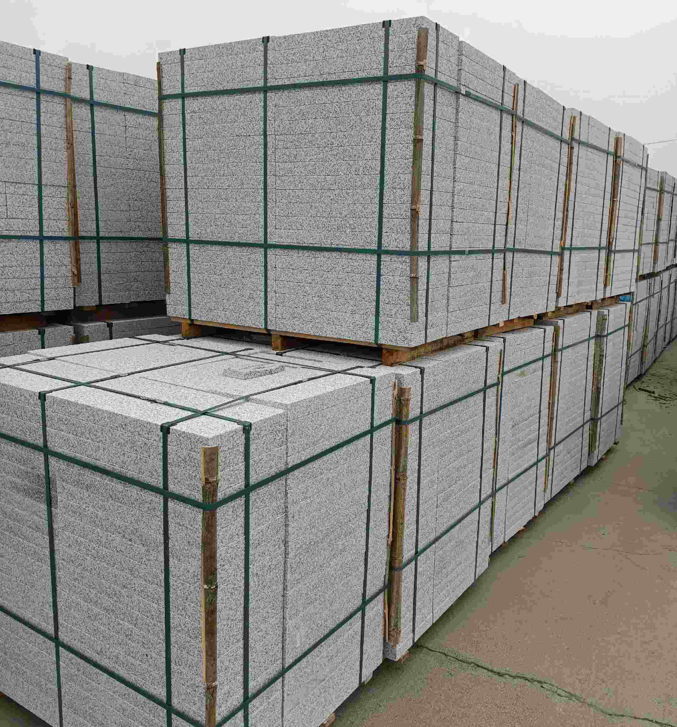 新乡 白麻花岗岩石材荔枝面地铺石（300*600*50）