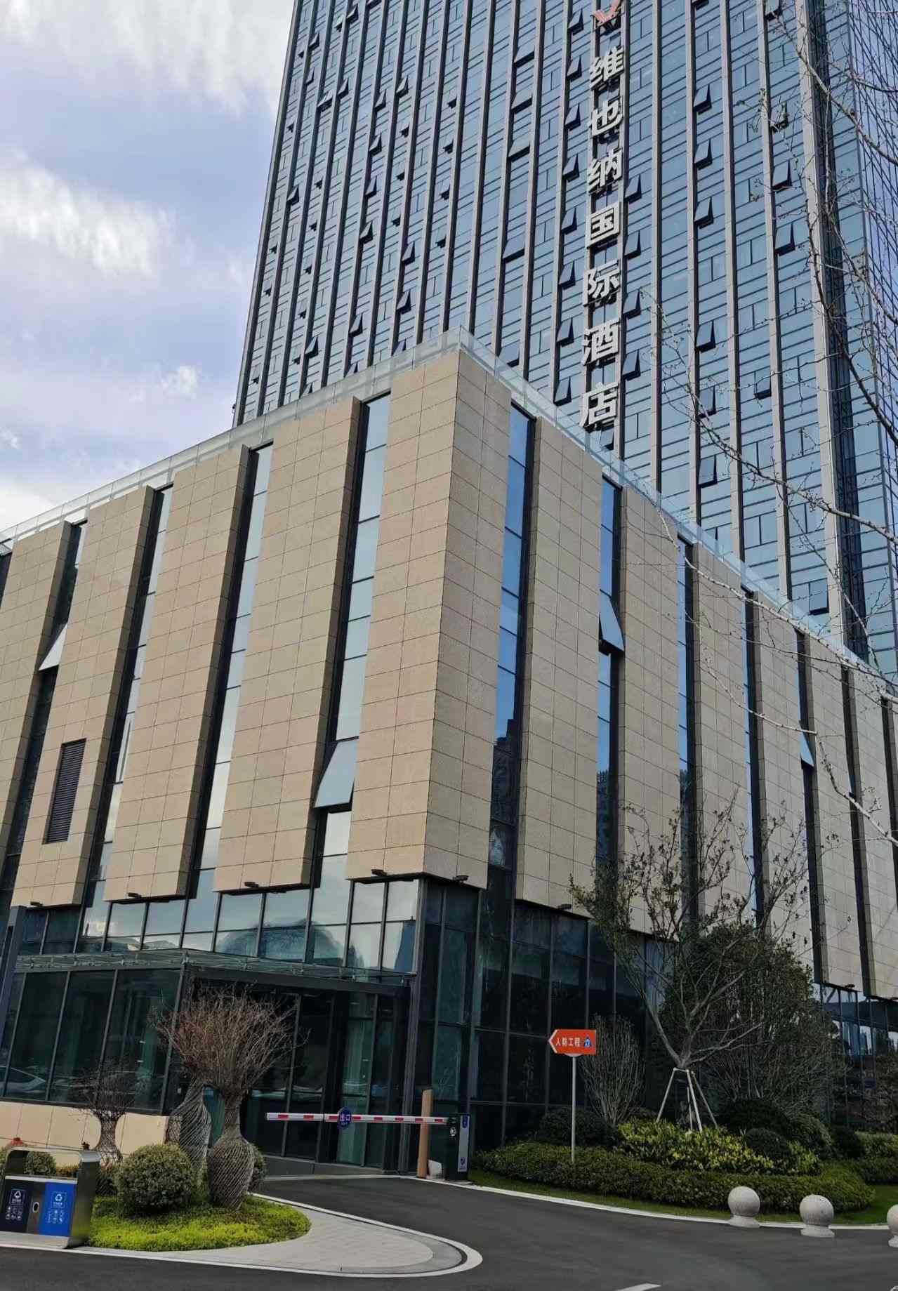 新乡 黄金麻花岗岩外墙干挂