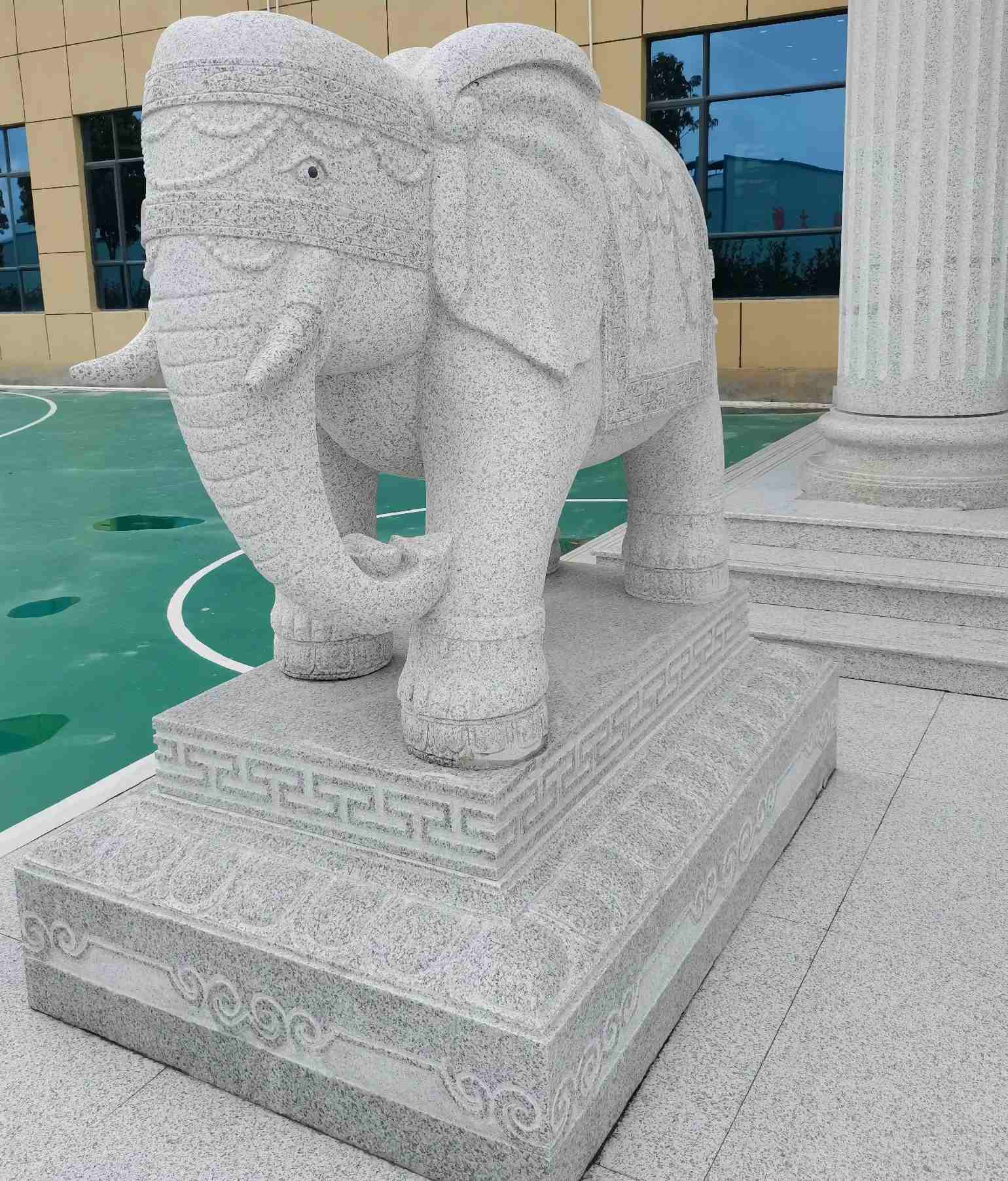 新乡 白麻花岗岩动物异形石雕-大象