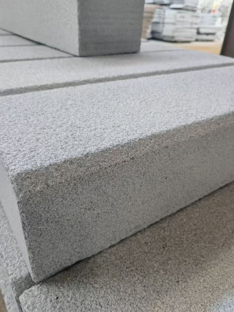 新乡 芝麻灰荔枝面路沿石