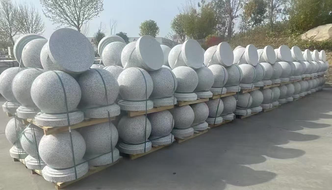 新乡 白麻花岗岩石材圆球，石球，挡车球，隔离球，景观石球，风水球等