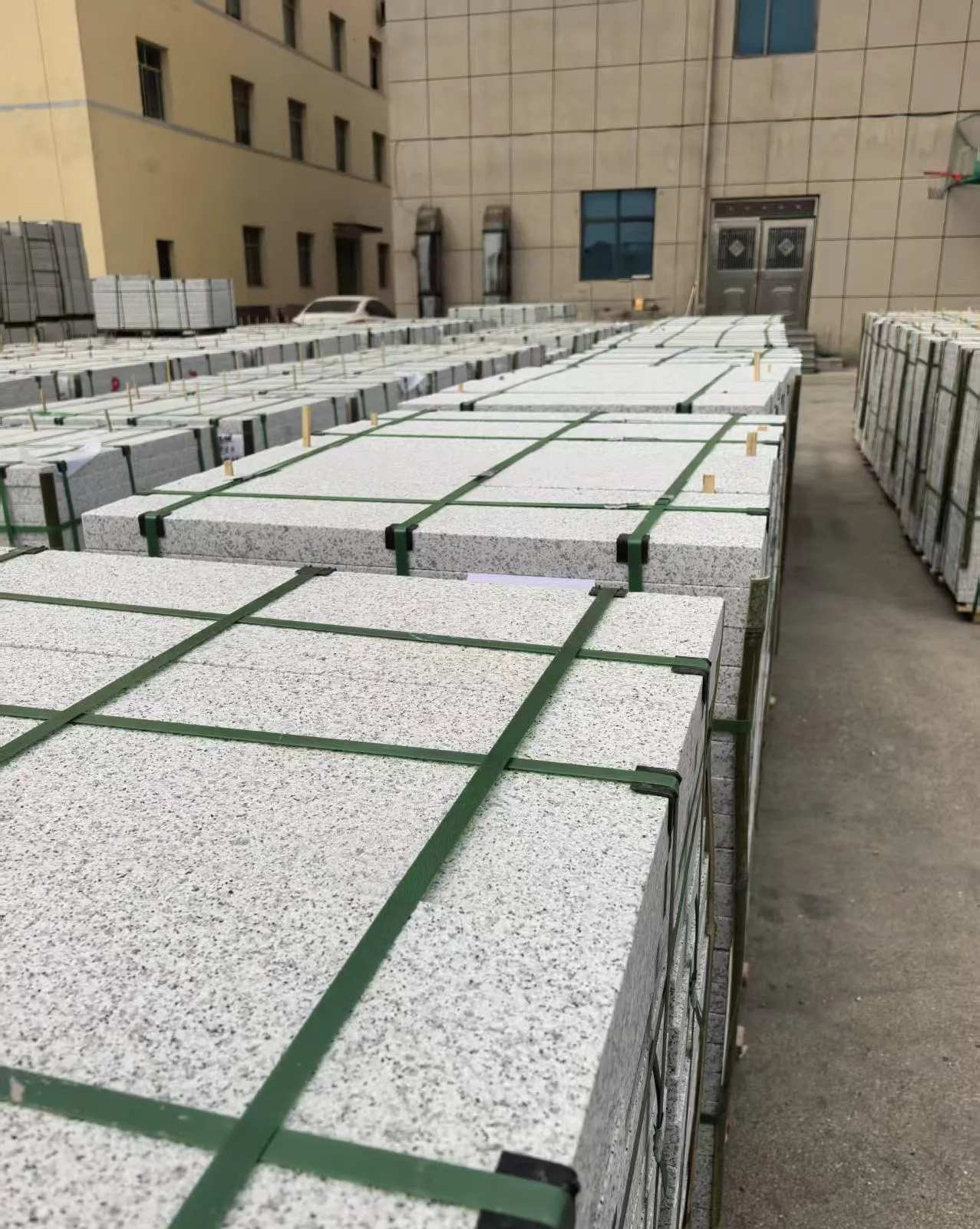 新乡 白麻花岗岩5.0公分荔枝面地铺石