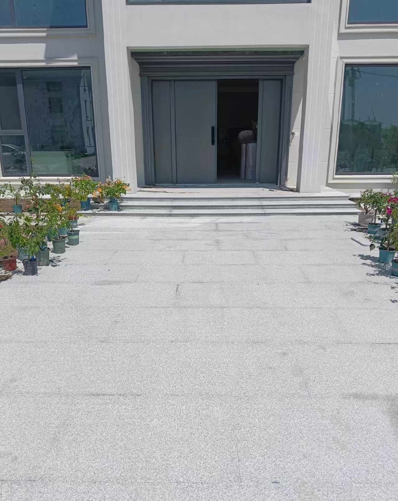 新乡 芝麻白花岗岩地铺石地面铺装