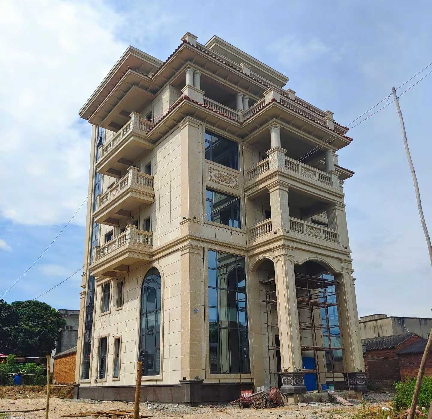 新乡 黄金麻花岗岩石材别墅外墙干挂搭配（雕花栏杆花瓶柱门楼罗马柱）