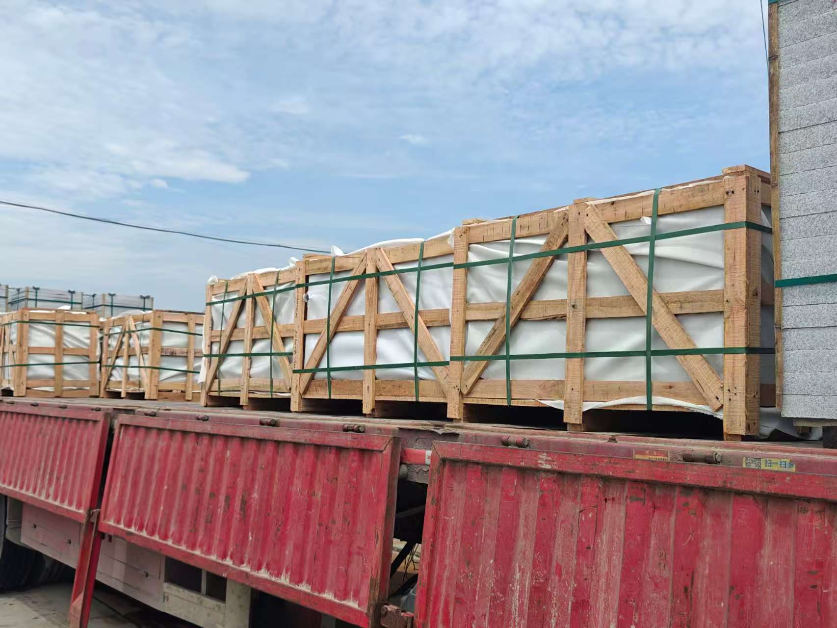 新乡 芝麻白花岗岩地铺石出口专车-泰国游