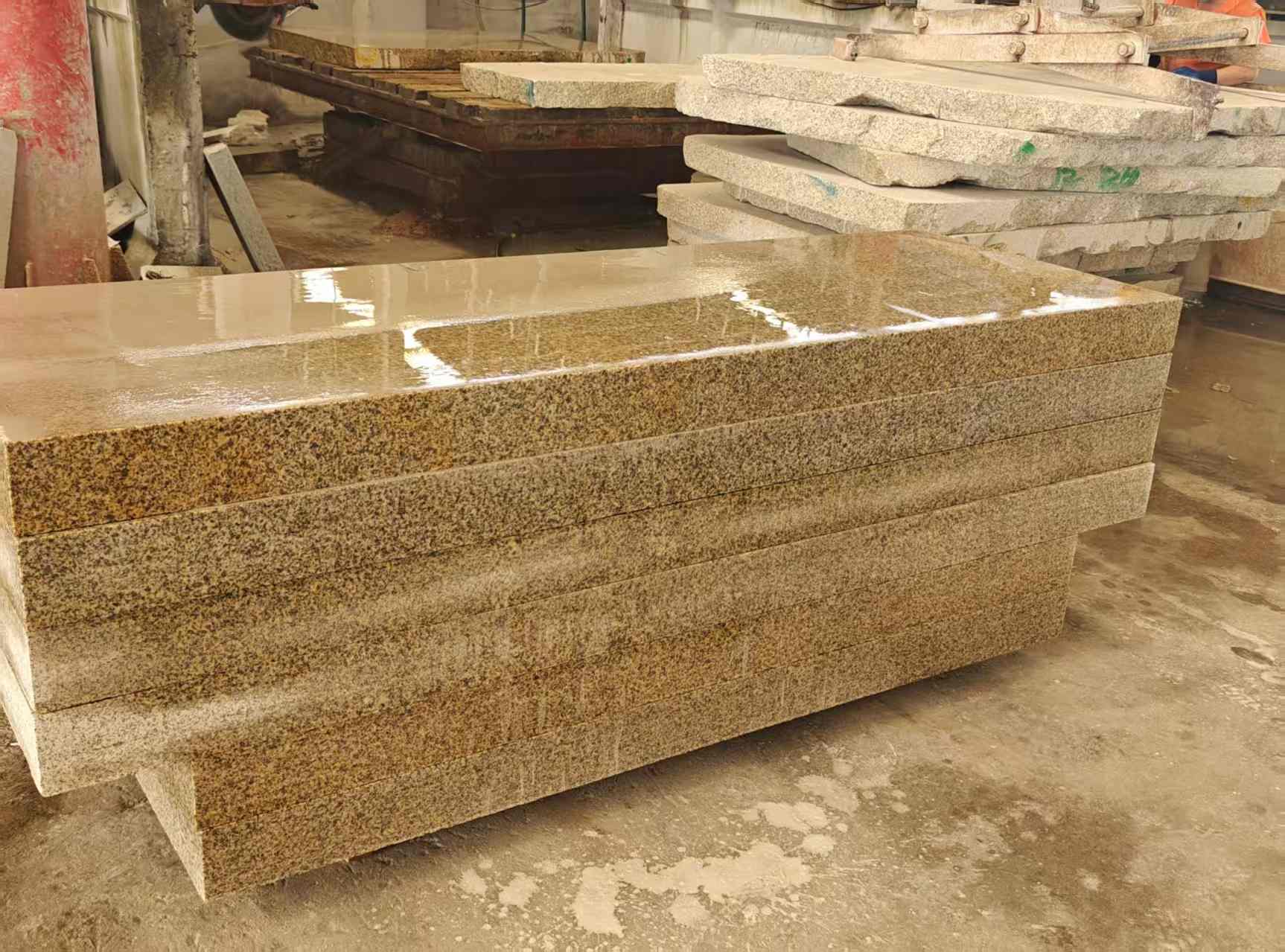 新乡 黄金麻栏杆料半成品加工中